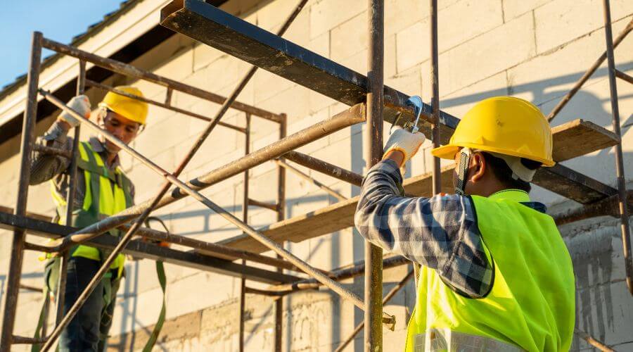 Professional gutter cleaning in Lanett, AL